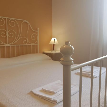 Residence La Meridiana San Bartolomeo Al Mare Luaran gambar