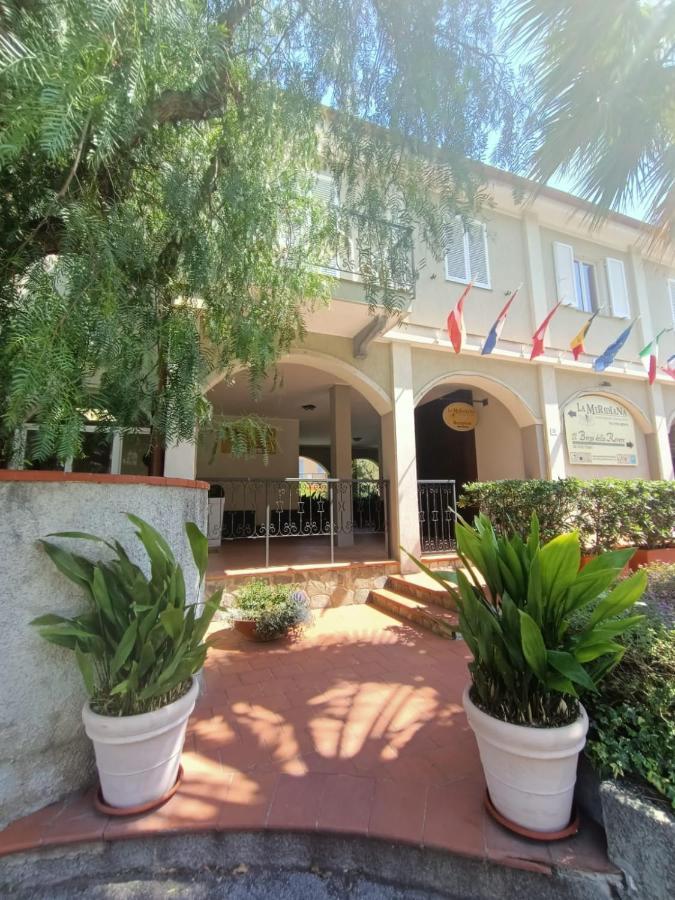 Residence La Meridiana San Bartolomeo Al Mare Luaran gambar