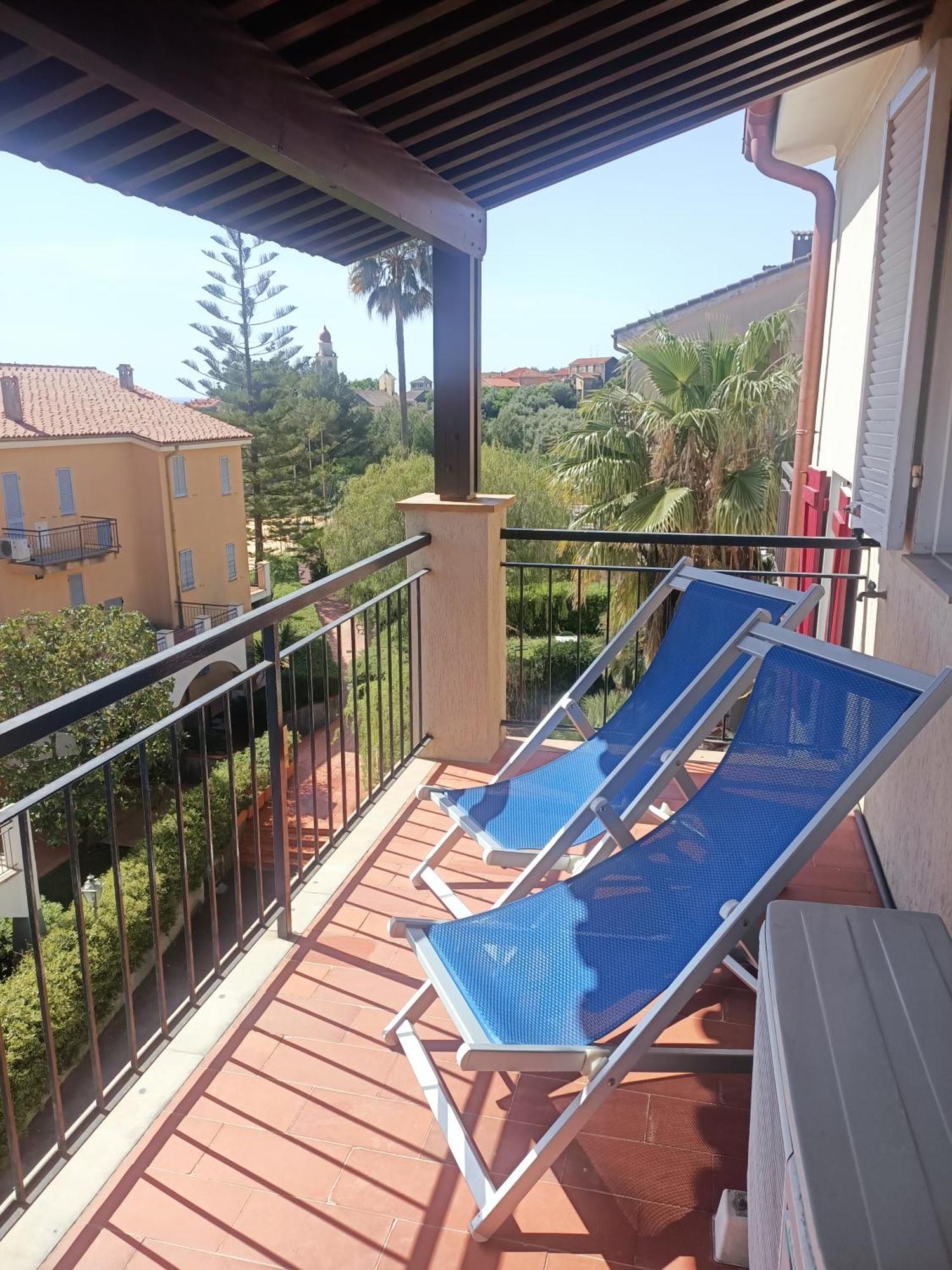 Residence La Meridiana San Bartolomeo Al Mare Luaran gambar