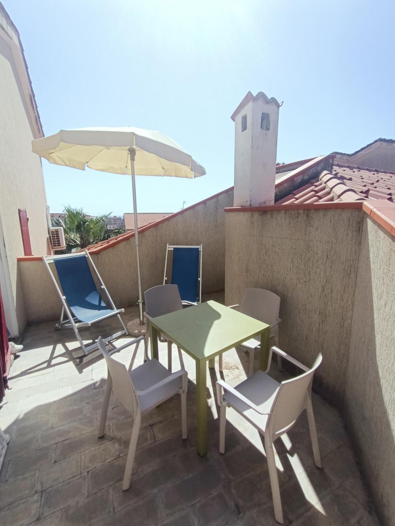 Residence La Meridiana San Bartolomeo Al Mare Luaran gambar