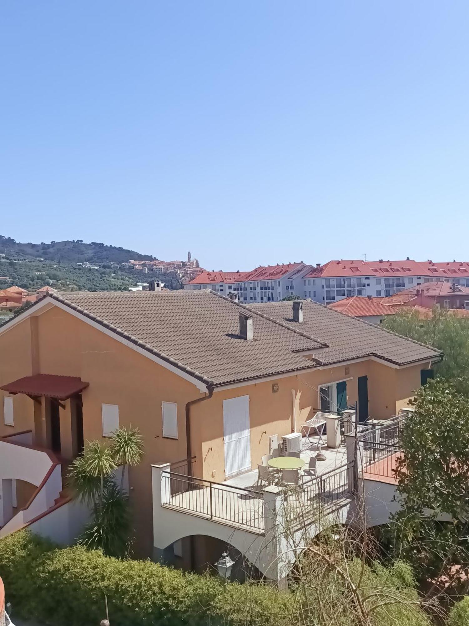 Residence La Meridiana San Bartolomeo Al Mare Luaran gambar