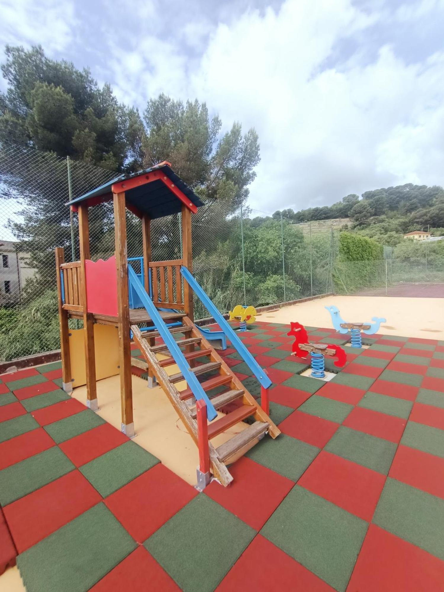 Residence La Meridiana San Bartolomeo Al Mare Luaran gambar