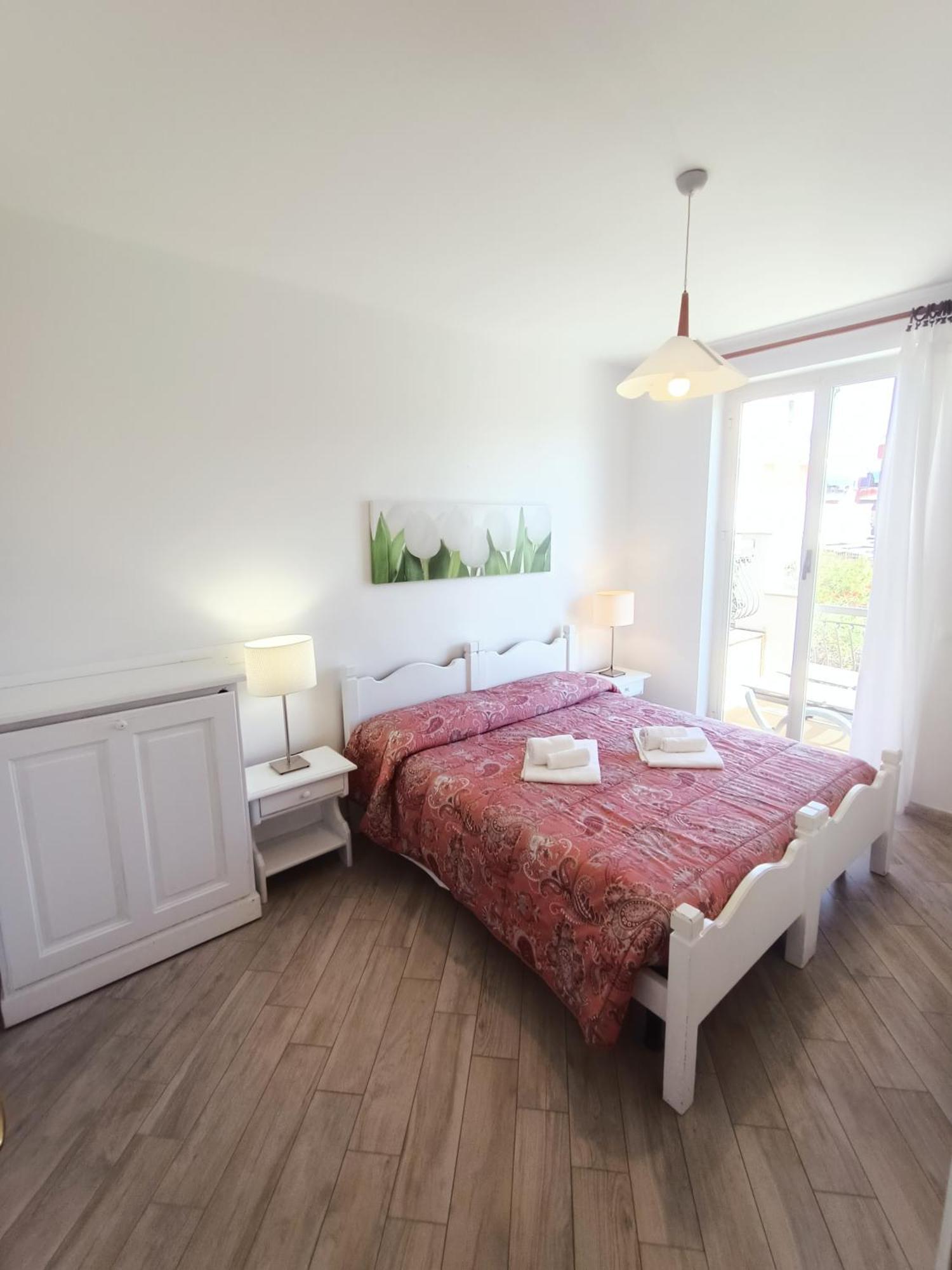 Residence La Meridiana San Bartolomeo Al Mare Luaran gambar