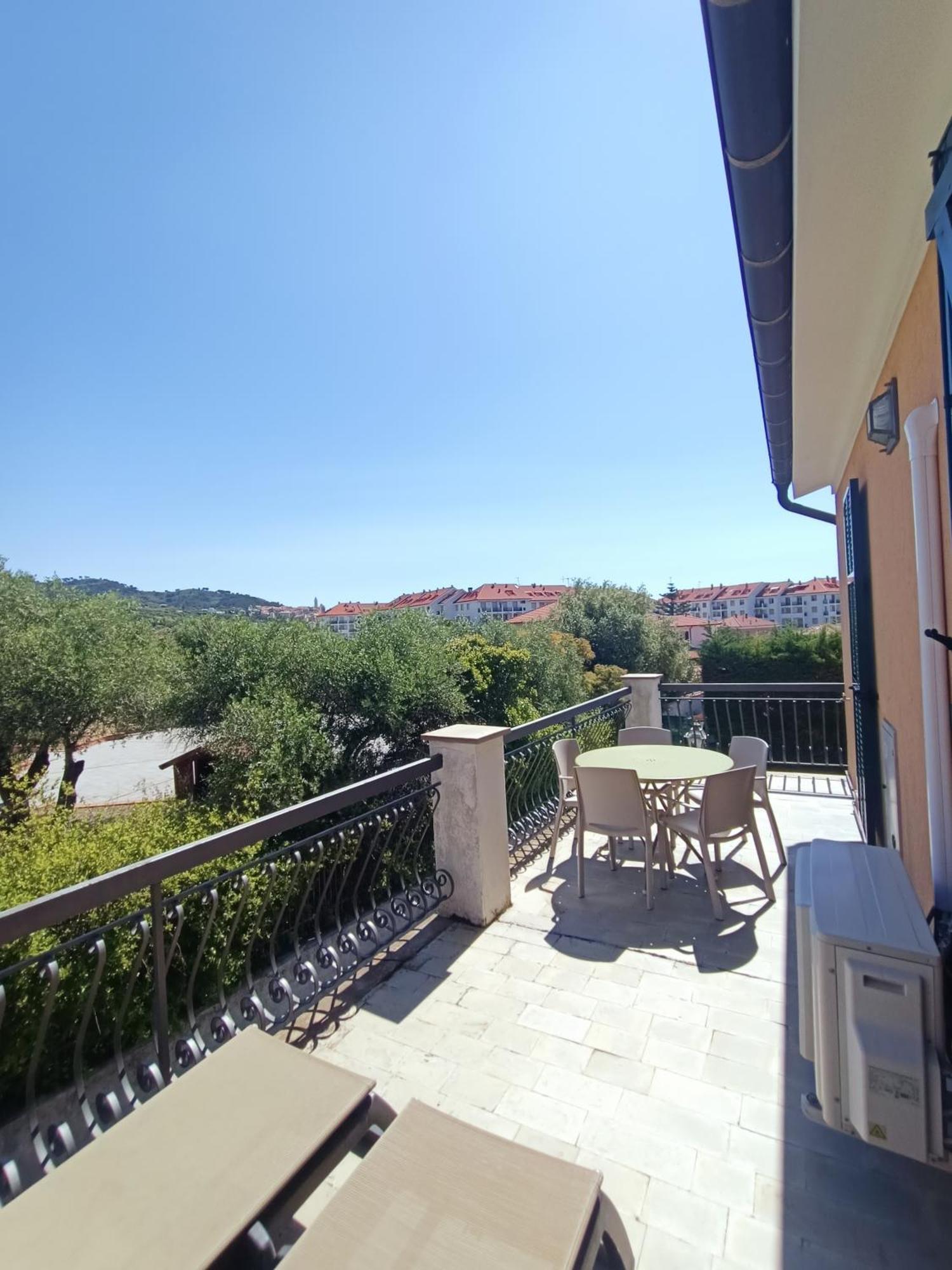 Residence La Meridiana San Bartolomeo Al Mare Luaran gambar